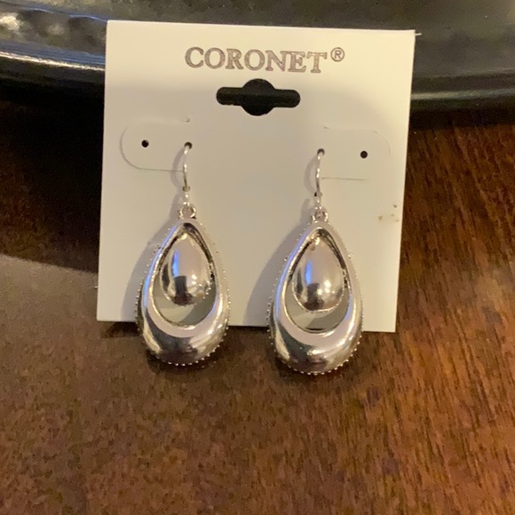 Coronet Ladies Silver Drop Earrings and Adjustable Pendant - NWT - Picture 2 of 5